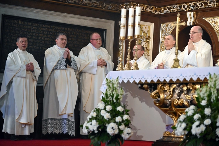 Jubileusz 25-lecia święceń prezbiteratu w świdnickiej katedrze
