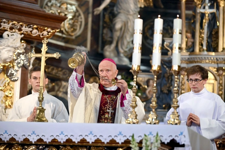 Jubileusz 25-lecia święceń prezbiteratu w świdnickiej katedrze