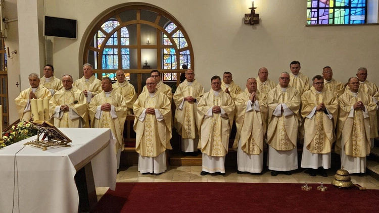 Pielgrzymka kapłańska do skarżyskiej Ostrej Bramy