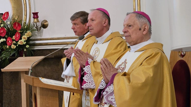 Pielgrzymka kapłańska do skarżyskiej Ostrej Bramy