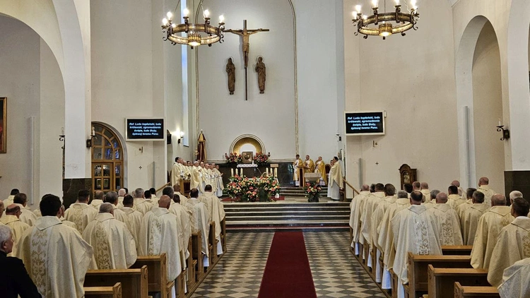 Pielgrzymka kapłańska do skarżyskiej Ostrej Bramy