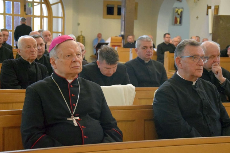 Pielgrzymka kapłańska do skarżyskiej Ostrej Bramy