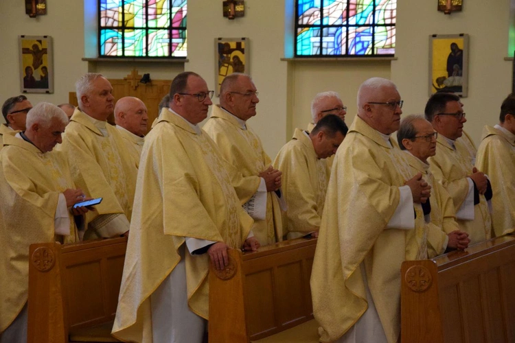 Pielgrzymka kapłańska do skarżyskiej Ostrej Bramy