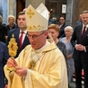 „Ten zwycięża, kto miłuje”. Prymas powrócił na Zatybrze