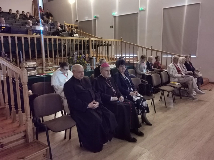 Konferencja naukowa w Klimontowie
