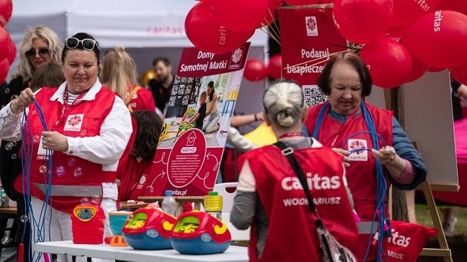 Caritas Polska: Pomoc dzieciom trwa cały rok