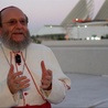Bp Martinelli: uniknąć katastrofalnej eskalacji na Bliskim Wschodzie