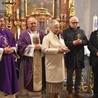 Do jubileuszu kościoła przygotowują się poprzez peregrynację relikwii św. Jana Pawła II