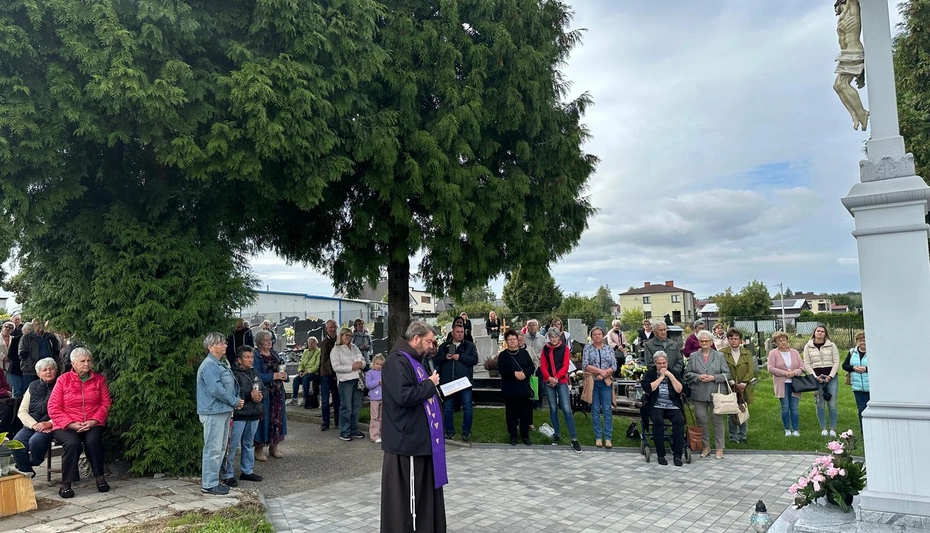 Misje Parafialne 100-lecie Parafii - Koronka do Bożego Miłosierdzia (CMENTARZ PARAFIALNY)
