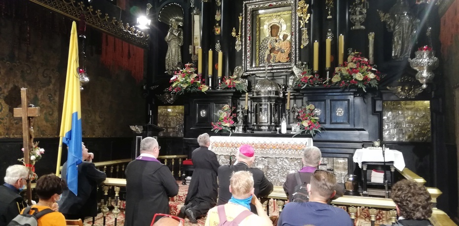 Wejście PPL na Jasną Górę i modlitwa w kaplicy cudownego obrazu