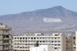 Nikozja - podzielona na części grecką i turecką, stolica Cypru