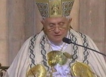 Benedykt XVI na Nieszporach apeluje o piękno sprawowanej liturgii

