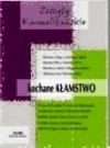 Krótkie, ale luksusowo obute nogi kłamstwa