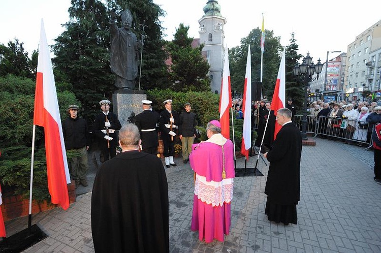 X Dzień Papieski w Gdyni; fot. M. Grabarz i J. Hlades