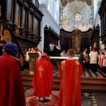 Liturgia wielkopiątkowa z adoracją krzyża 