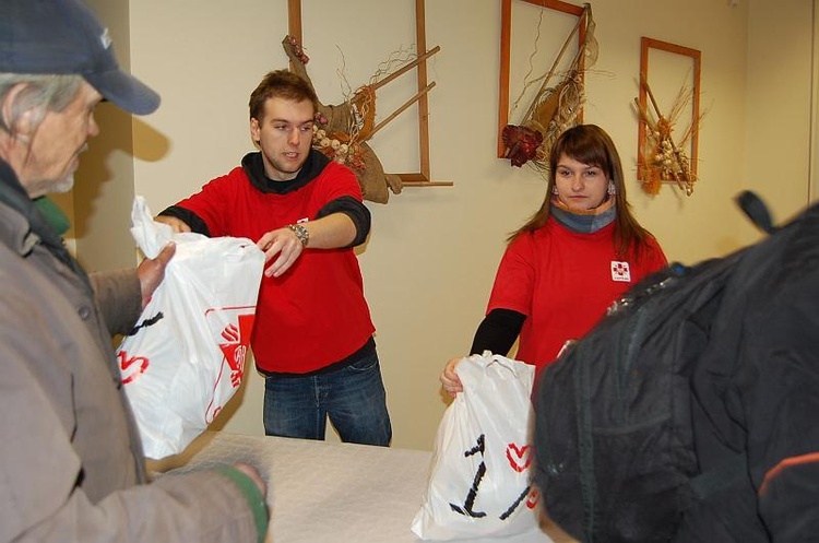 Śniadanie Wielkanocne dla Potrzebujących - Caritas Archidiecezji Gdańskiej w Sopocie