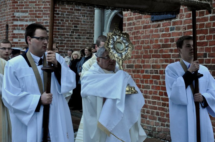 Msza św. z procesją rezurekcyjną fot. Karolina Hermann