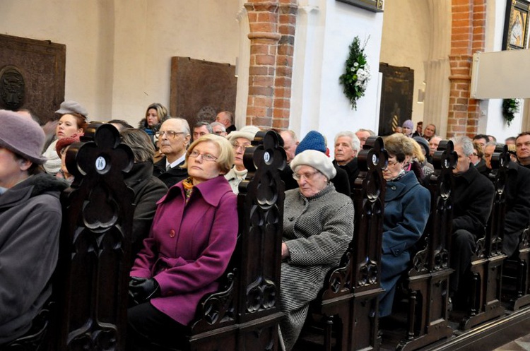 Msza św. z procesją rezurekcyjną fot. Karolina Hermann