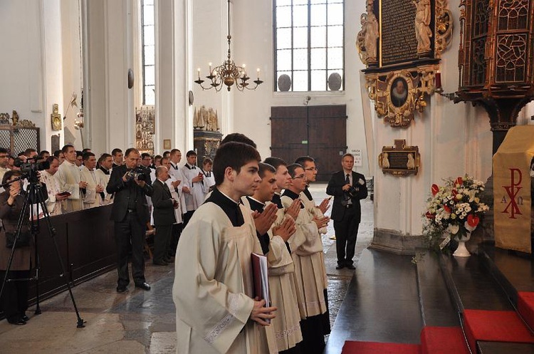 Święcenia Kapłańskie w Archidiecezji Gdańskiej - Bazylika Mariacka w Gdańsku - foto Mateusz Małek