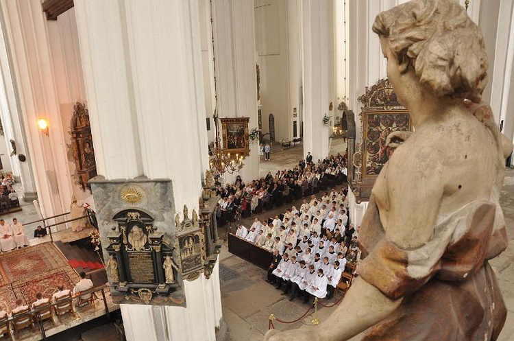 Święcenia Kapłańskie w Archidiecezji Gdańskiej - Bazylika Mariacka w Gdańsku - foto Mateusz Małek