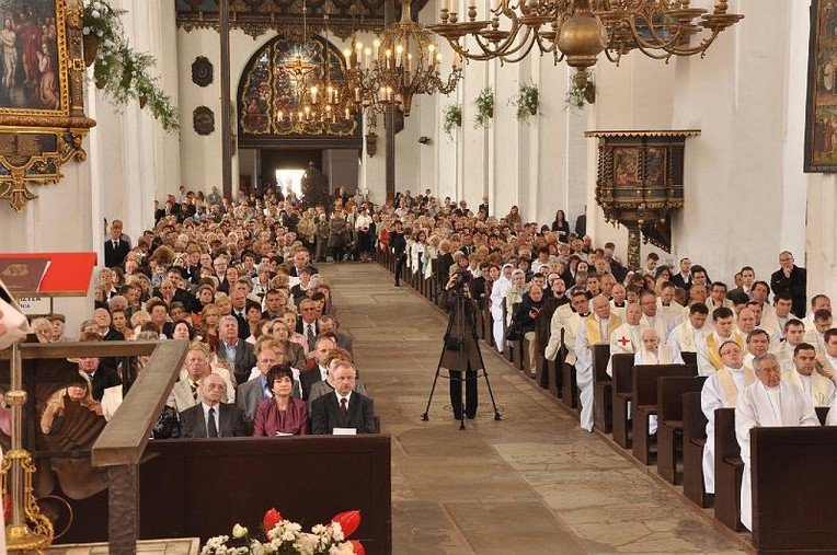 Święcenia Kapłańskie w Archidiecezji Gdańskiej - Bazylika Mariacka w Gdańsku - foto Mateusz Małek