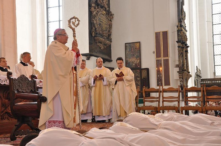 Święcenia Kapłańskie w Archidiecezji Gdańskiej - Bazylika Mariacka w Gdańsku - foto Mateusz Małek