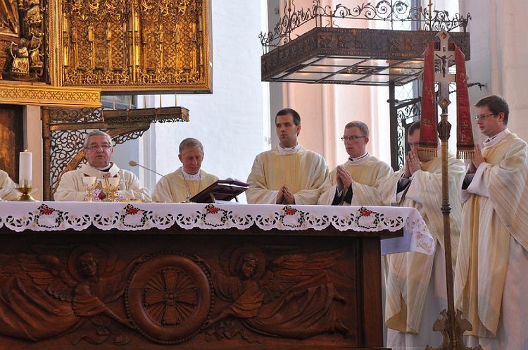 Święcenia Kapłańskie w Archidiecezji Gdańskiej - Bazylika Mariacka w Gdańsku - foto Mateusz Małek